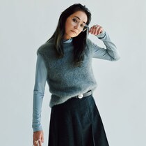 グレーって何色あるの？ 冬の着こなしマンネリ打破に「グレーのトーンを重ねる」テク７選