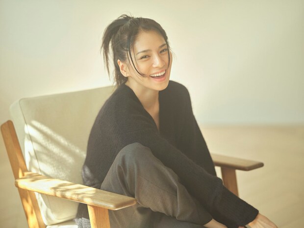 ド真面目で子どものように無垢で繊細で脆い。俳優・野波麻帆さんが服で紐解く「本当の長澤まさみ」の姿