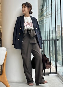 ジャンプスーツ＋紺ブレでこのこなれ具合は素敵過ぎ！【365 DAYS SNAP】佐々木郁美さんの私服