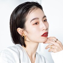 メイクの最初はその日の気分でリップカラーを決めること。山岸ひなのさんのセルフメイクテクニック