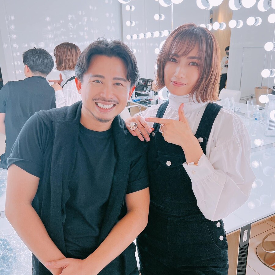 2022年4月号の付録のメイクツール4点セットを監修！一番気になるアーティスト“小田切ヒロ”