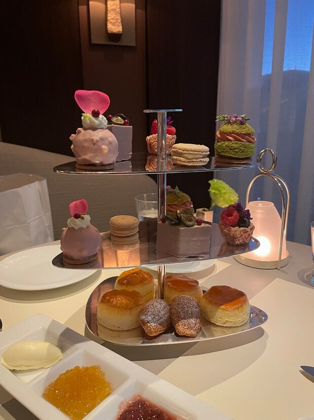 世界各国のお花を集めて。フォーシーズンズホテル丸の内 東京の【フラワーアフタヌーンティー】体験