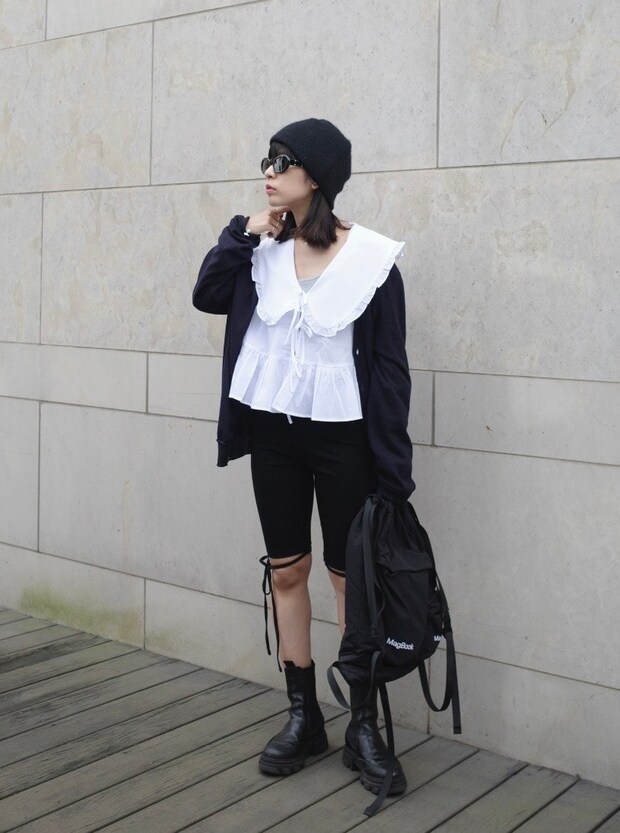 クールなモノトーンに甘めブラウスをMIXが気分【365 DAYS SNAP】miyamotomanamiさんの私服