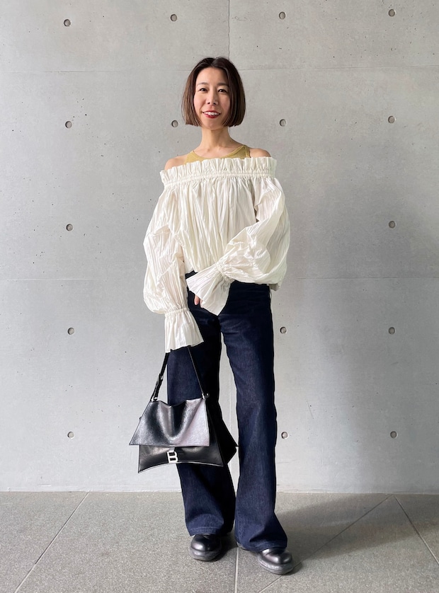 DÉPAREILLÉの華やかなオフショルブラウスで旬ムードに【365 DAYS SNAP】木村夏子さんの私服スタイル