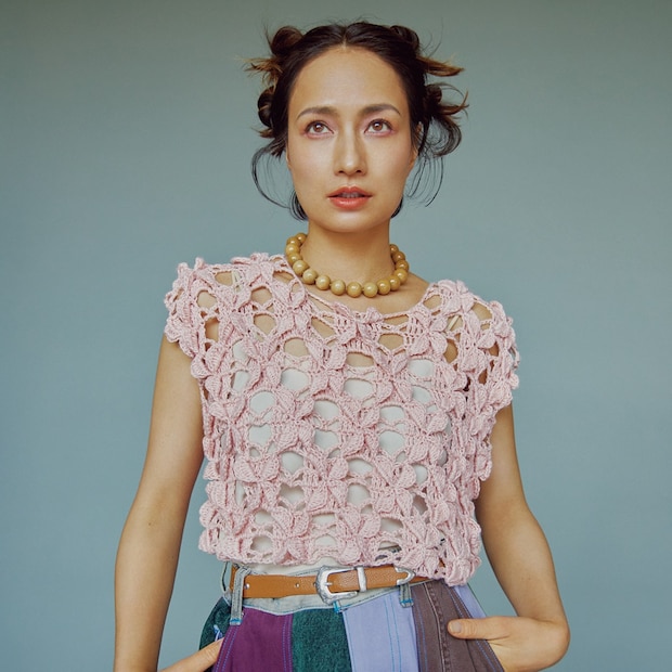 ［2024年春トレンド］百々千晴さんと狙う【クロシェニット】で華やかな肌見せを！