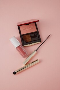 40代以上の【万人受けメイク】には超自然に盛れるコスメを。 笹本恭平の推しコスメ3選