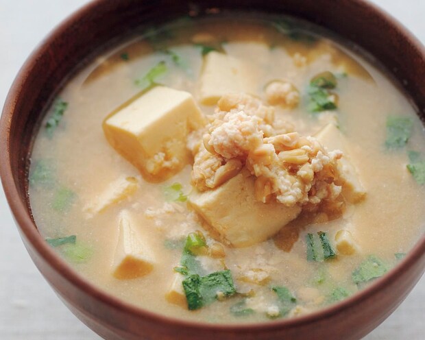 納豆、ひき肉、小松菜…具だくさんでごはんもすすむ！とろっとおいしい伝統料理【納豆汁】レシピ