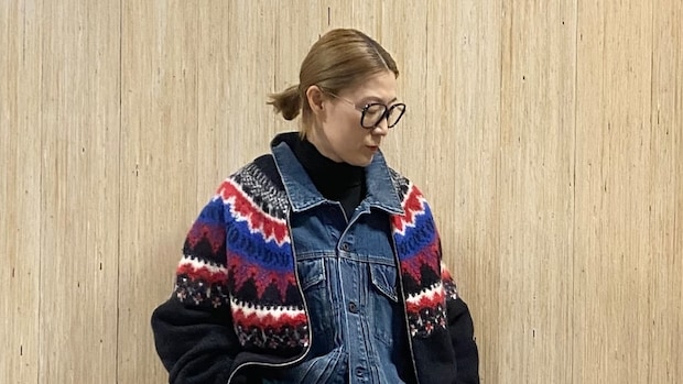 【40代スナップ】「ノルディック柄ニット」はデニム合わせが断然可愛い！ ｜秋山裕子さん