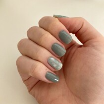 新米編集シスターズがお届け♥おうちでセルフネイル「韓国発♡シールで簡単ジェルネイル」