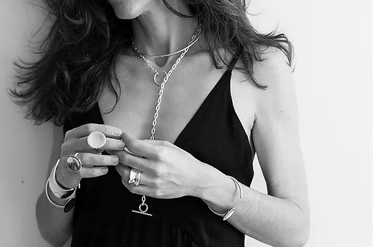 レイヤードするほど洒落る⁉AFTER SHAVE CLUBディレクターが教えるジュエリーの重ねづけテクニック！