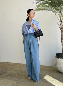 背中の刺繍がポイント【365 DAYS SNAP】中山彩子さんの私服シャツコーデ拝見