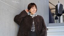 【40代スナップ】もふもふコートにランジェリーライク服合わせがときめくコーデ♡｜園畠麻衣さん