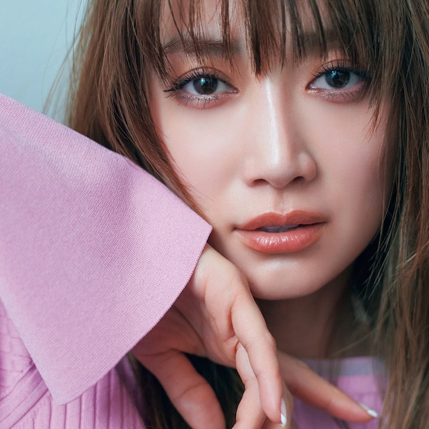 肌の赤みは生かして、チークは広く入れて。10周年のオトナミューズが考える【洒落顔】の定義