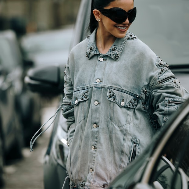セットアップで着る？ ルーズに着る？ 海外ファッショニスタたちのデニム最新着こなし術
