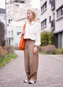 メンズ服をお直しして堪能。蛍光色のストライプシャツが新鮮【365 DAYS SNAP】光永愛梨さんの私服