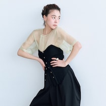 シアートップスと超ワイドパンツのバランスがおしゃれ！【イウエン マトフ】の春イチコーデ発見