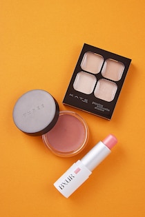 目元にも頬にもリップにも！ ひとつでメイクが完成する、買って損なし【マルチユースコスメ】3選