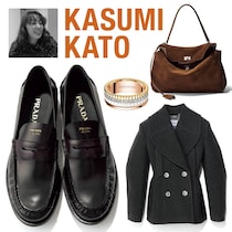 デニム合わせでもう可愛くてキマる【セリーヌ】の青ニット！プロが狙うご褒美ラグジュアリー6選