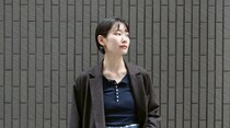 【40代スナップ】「ブラウン」×「大きめジャケット」を主役にしたコーデが旬見え！｜小林唯さん