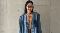 【40代スナップ】ブラウンコーデに「デニムジャケット」で一気に今年の気分！｜中山真梨子さん