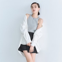 アメスリタンクとショートパンツでヘルシーに。40代のアクティブウェアは【emmi】から探すのが吉