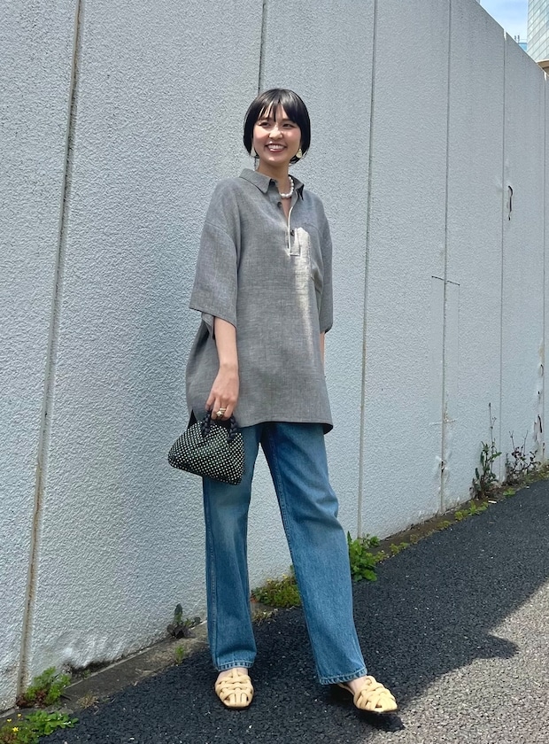 ポロシャツの襟からパールネックレスがチラリ♡【365 DAYS SNAP】白野あゆみさんの私服コーデ