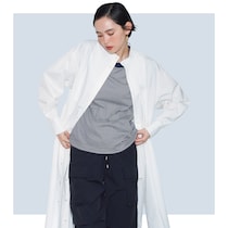 ロングシャツを春コート気分で。マニッシュなモノトーンコーデも叶う着まわしアイデア4選