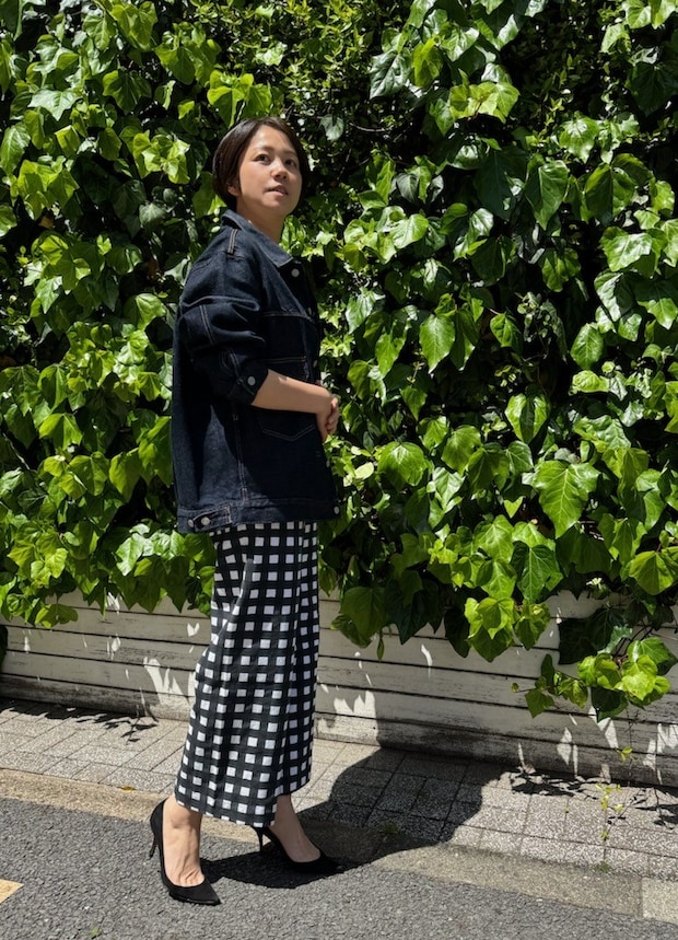 メンズのデニムジャケットにヒールパンプス、が気分【365 DAYS SNAP】福田恵理さんの私服コーデ