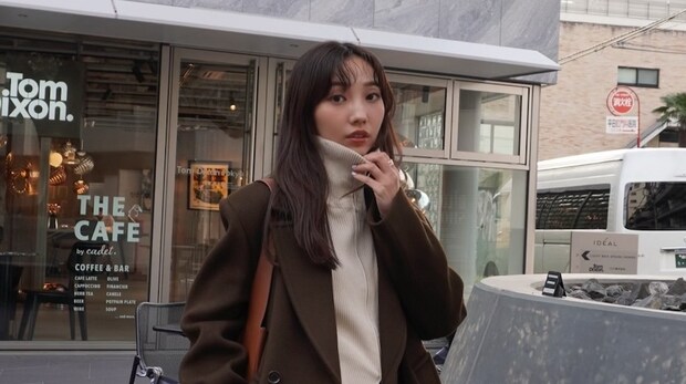 【40代スナップ】ハンサムコーデに「モコモコローファー」で大人可愛さを♡ |たなべさおりさん