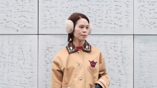 【40代スナップ】あったかくて、ふわっふわ「イヤーマフ」が大人可愛さを演出♡|三澤はるかさん