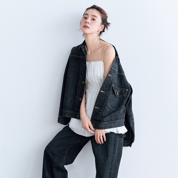 新生【ジル スチュアート】のブラックデニムに注目。40代のための優秀ブランド春イチコーデ