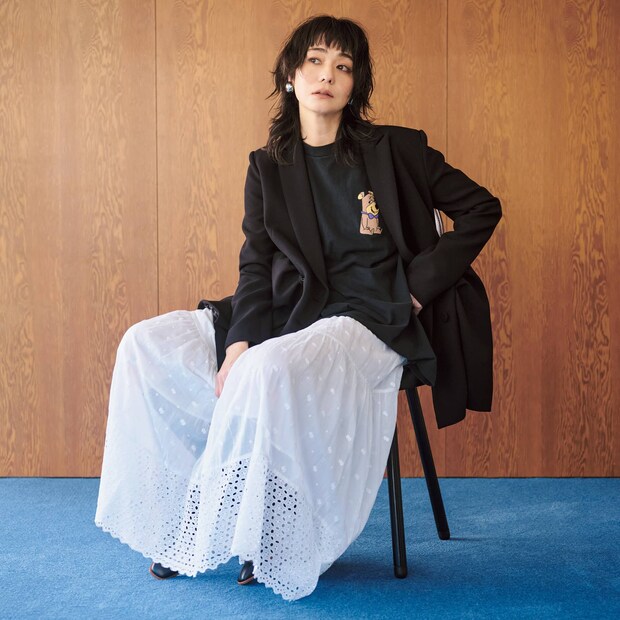 ボトムはロング丈がお約束。インパクトプリントの【メンズTシャツ】をフレッシュに着る鉄則