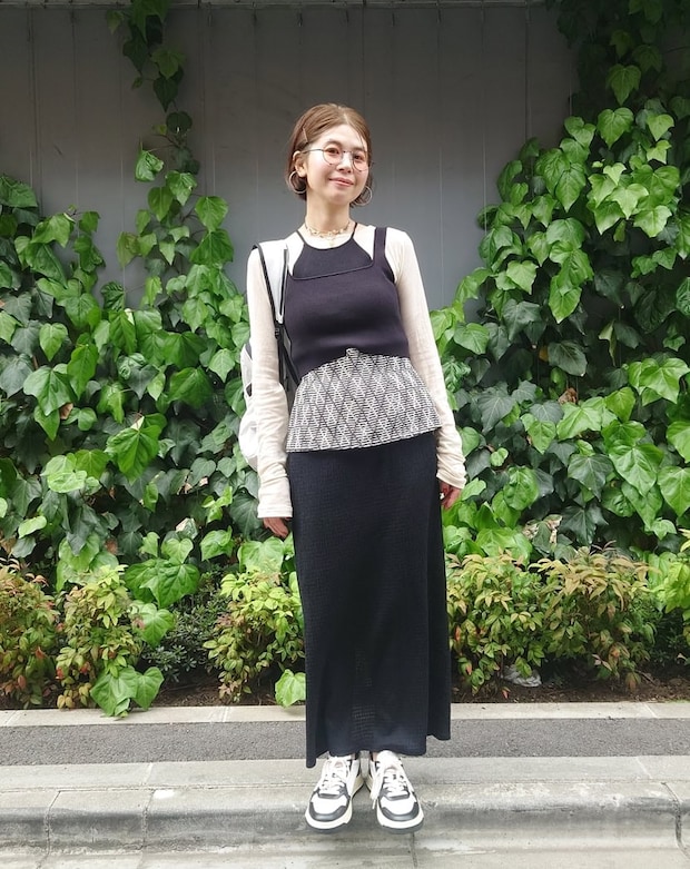 トップスやベルトのレイヤードで夏のモノトーンを華やかに♡【365日スナップ】馬渕 舞さん