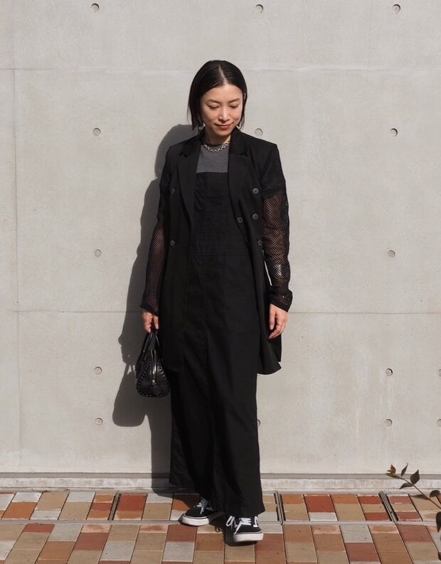 ラフなジャンプスカートが透け感ジャケットでぐっとシックに！【365日スナップ】塚本知絵さん