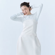 ベーシック＋αのトキメキを【ネイヴ】のカーヴィなスカートとビスチェでオールホワイトを満喫！