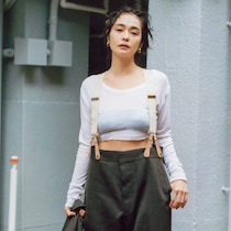 ぶかぶかのスラックスに【サスペンダー】が正解シルエット！40代以上のメンズ服攻略テクニック