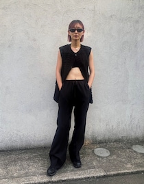 ベアトップと脚長パンツでバランス最強な初夏のモノトーン！【365日スナップ】花田百栄さん