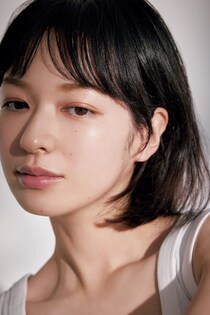 オレンジのコンシーラーでクマを隠してノーファンデ。小顔に見える河北ベースメイクを図解！