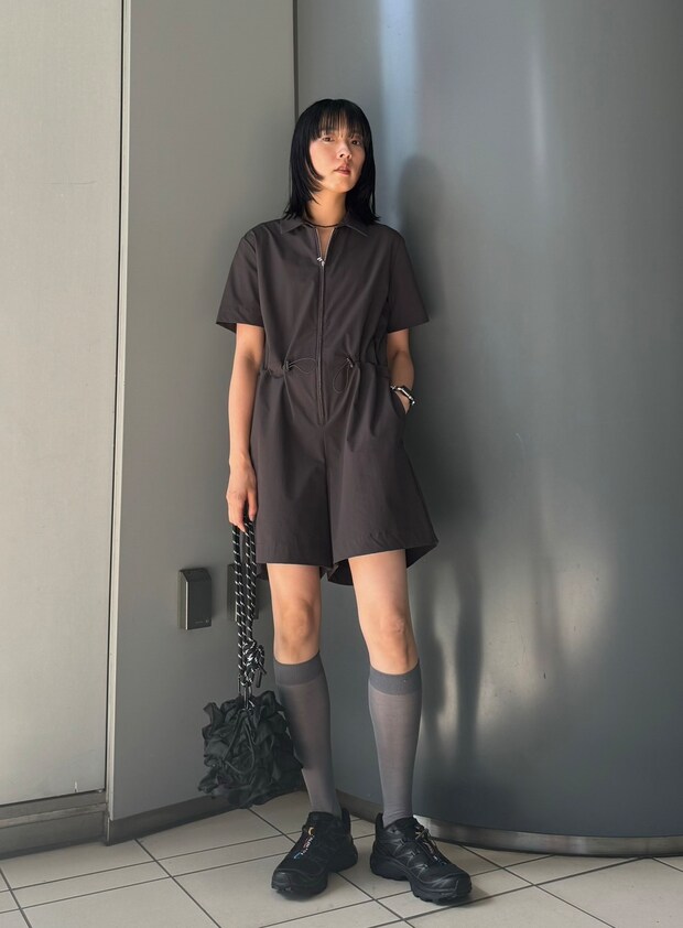 ショート丈オールインワンとシアーソックスでヘルシーモノトーン【365日スナップ】浜本 星さん