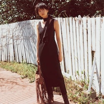 シンプルだけどサイズが大胆。【ケイト・モス】の超ミニマルスタイルを令和のムードで着こなそう！