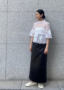 透かし編みニットが主役♡【365日スナップ】大村祥子さんのエレガントなモノトーンスタイルが素敵