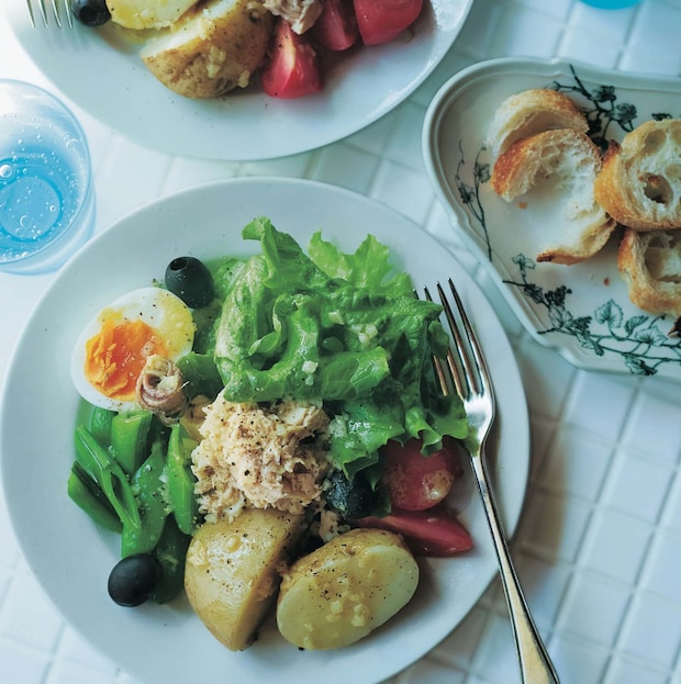 新じゃが、スナップえんどうが美味しい!野菜たっぷりで大満足の『ニース風サラダ』極上レシピ♡