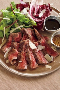 断面に萌え。おうちで【牛肉のタリアータ】はとっても簡単に作れます