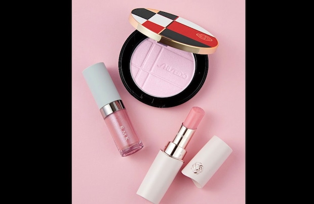 わかりやすく若返って、大人の可愛げが出る！ 笹本恭平が推す【40代が使えるピンク】コスメ3選