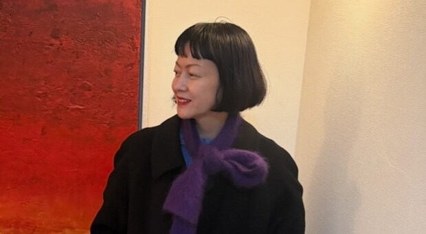 【40代スナップ】シックなコートスタイルにふわモコ「冬小物」で洒落感を底上げ！｜髙本千晶さん