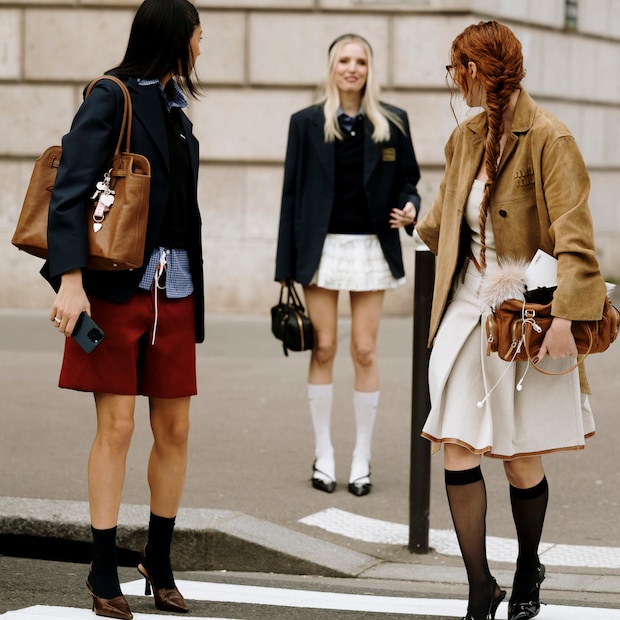 脚が細く見える効果も？ この夏のトレンドシューズには素足よりソックス合わせが◎なんです