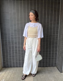 ビッグTにタイトなキャミを重ねて全身白スタイルにメリハリを【365日スナップ】増渕聡美さん