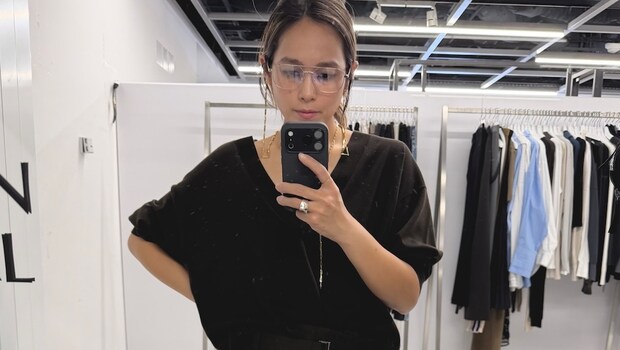 【40代スナップ】トレンド感抜群！「ツーブリッジメガネ」で即洒落顔に｜大室有生さん