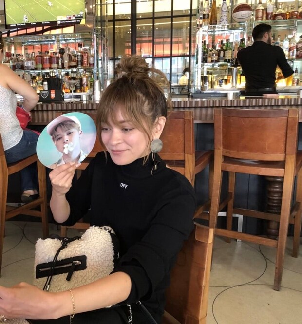 「家庭円満にも効果があります」光GENJIからZOO、東方神起にBTSまで。モデル・岩堀せりの【推し活】の歴史