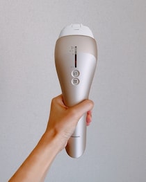 美容担当Aが選ぶ4月の「超私的」ベストコスメ【Panasonic の光エステ】